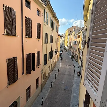 Lägenhet Luxury 9 Al Duomo Di Parma